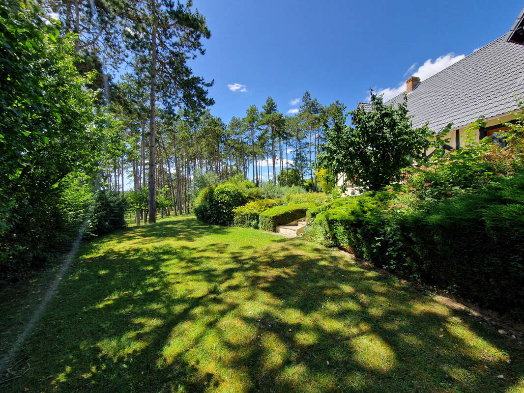 Maison à BRIQUEMESNIL-FLOXICOURT