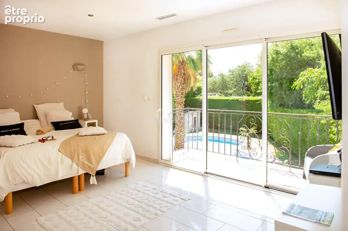 Propriété d'exception de 252m² sur une parcelle de 1650m² - photo 16