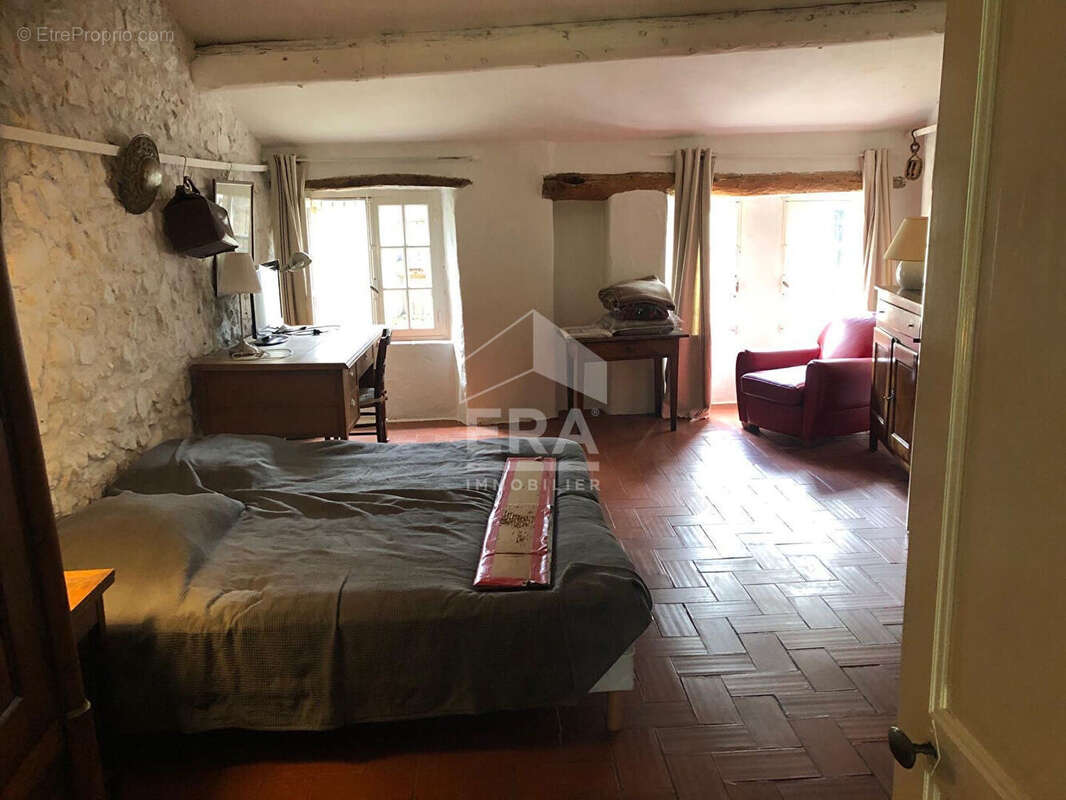 Autre à CHATEAUNEUF-MIRAVAIL