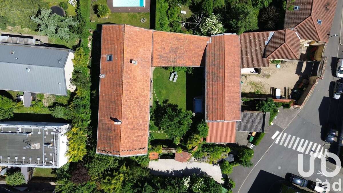 Photo 5 - Maison à SAINT-GENIS-LES-OLLIERES