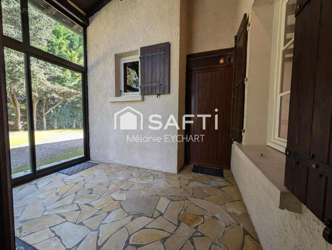 Maison 128 m² à Theil-Rabier  - photo 4