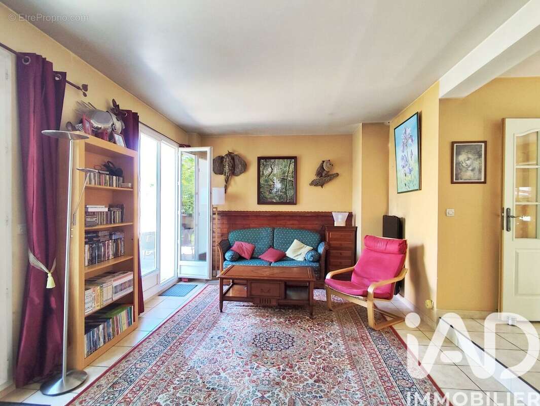 Maison 126 m² à La Ville-Du-Bois  - photo 9