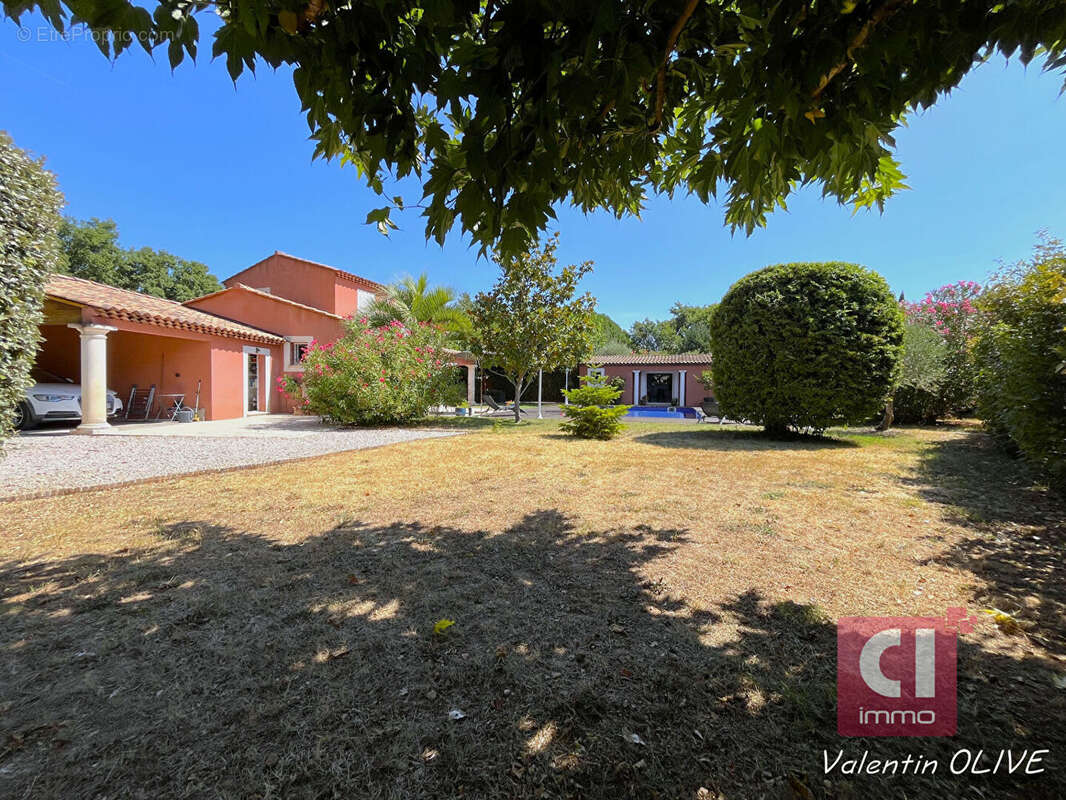 Maison Neoules 5 pièces 143 m2 - Piscine, Dépendance, Pool house, Garage et Carport. - photo 12