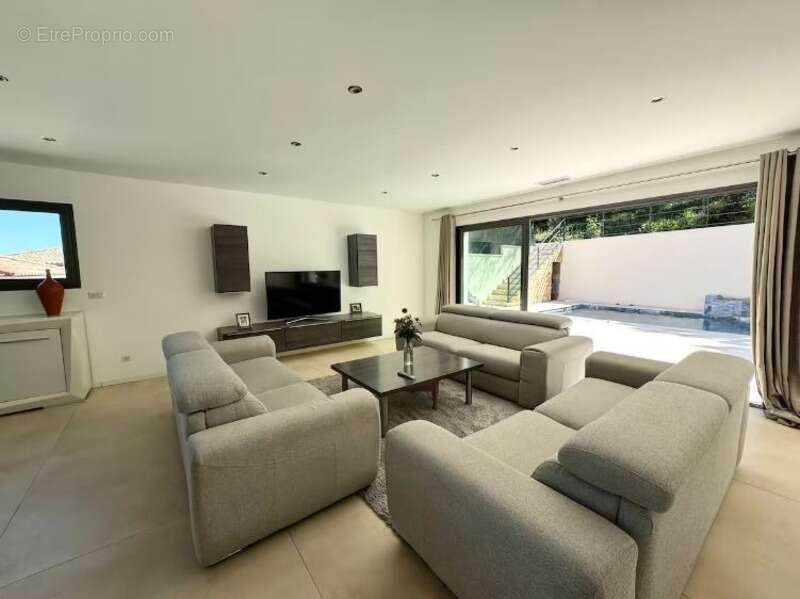 Superbe villa contemporaine de 5 chambres avec piscine sur sous sol amenageable - photo 6