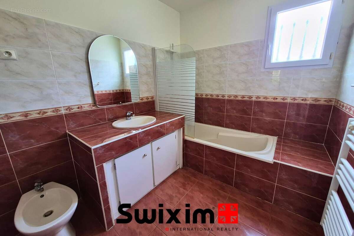 Propriété de 7 piéces avec un appartement de type T3. - photo 15