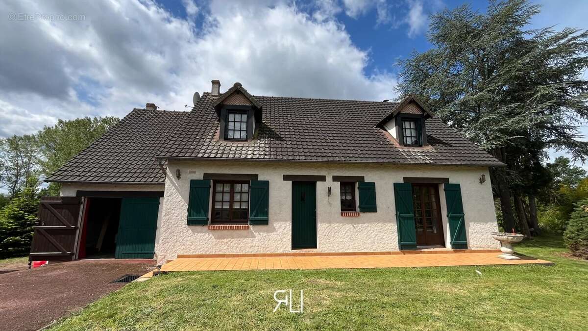 Maison à THOURY