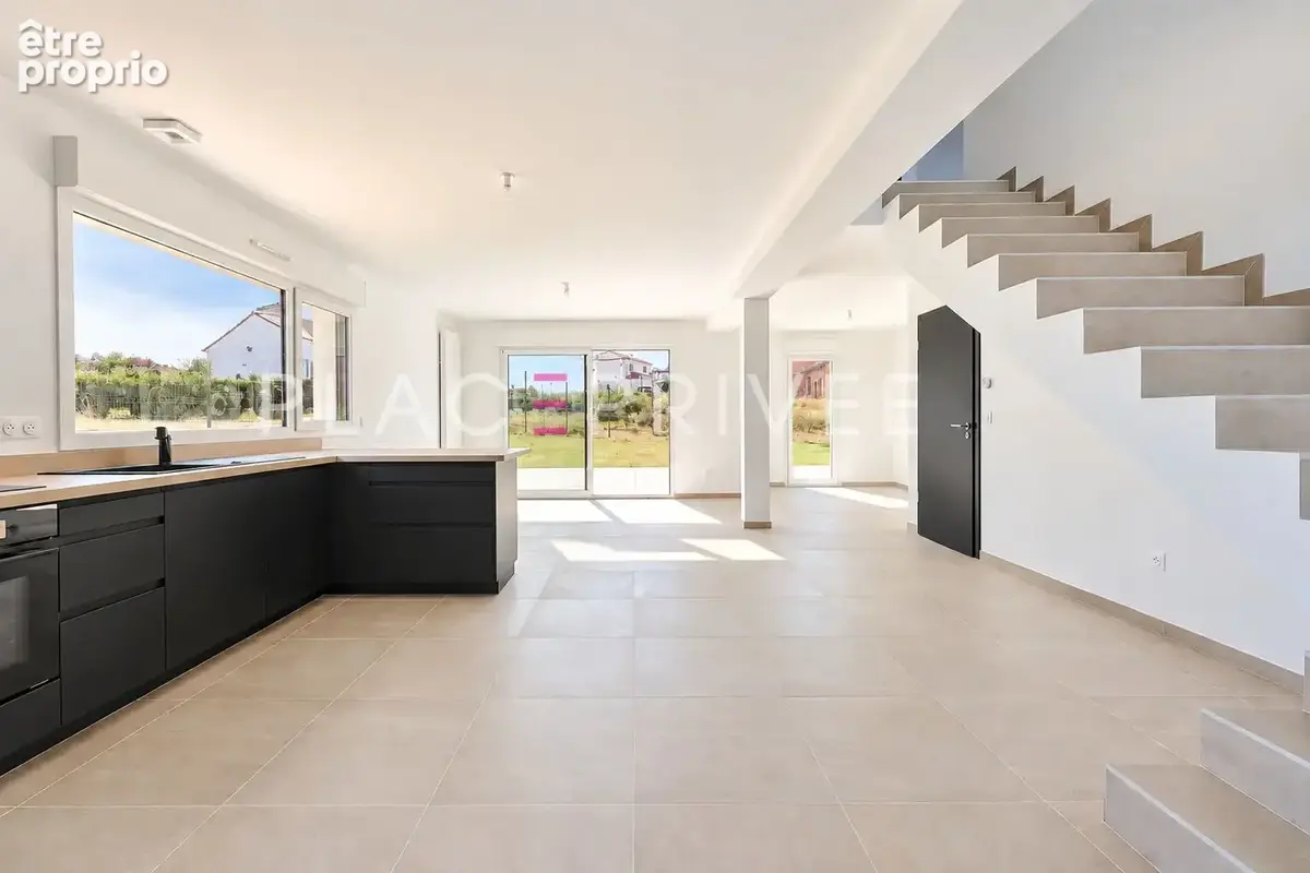Maison avec garage et jardin - photo 4