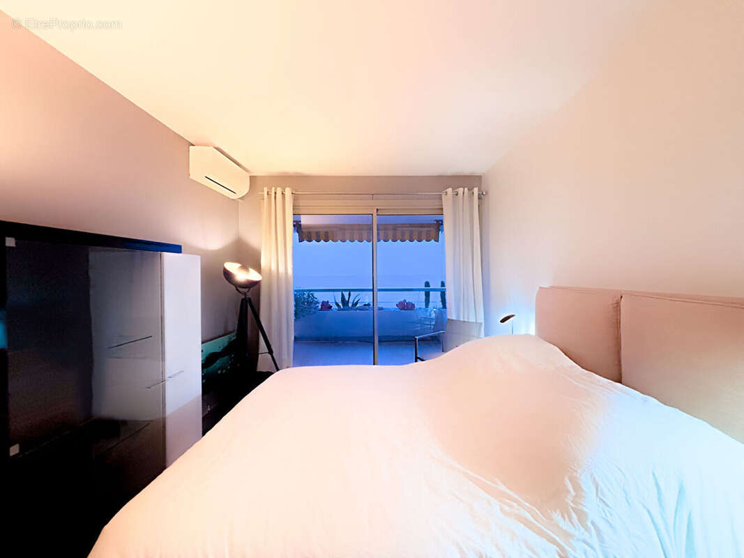 Appartement à VILLENEUVE-LOUBET