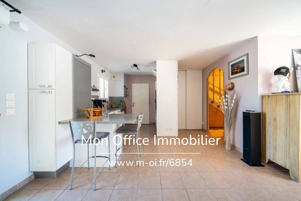 Référence : 6854-SKA - Maison 4 pièces dans secteur prisé - photo 11