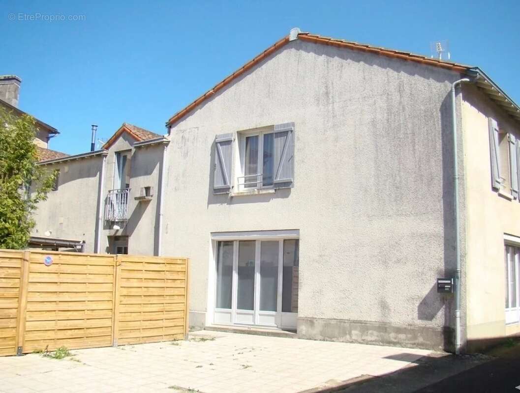 Appartement à GENCAY