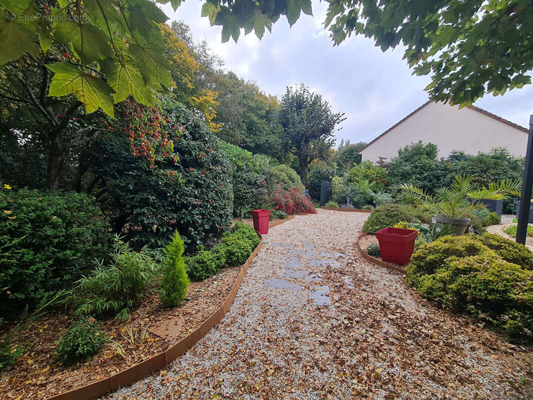 Maison à DAMIGNY