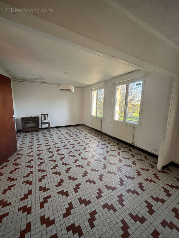 Maison à ELLIANT