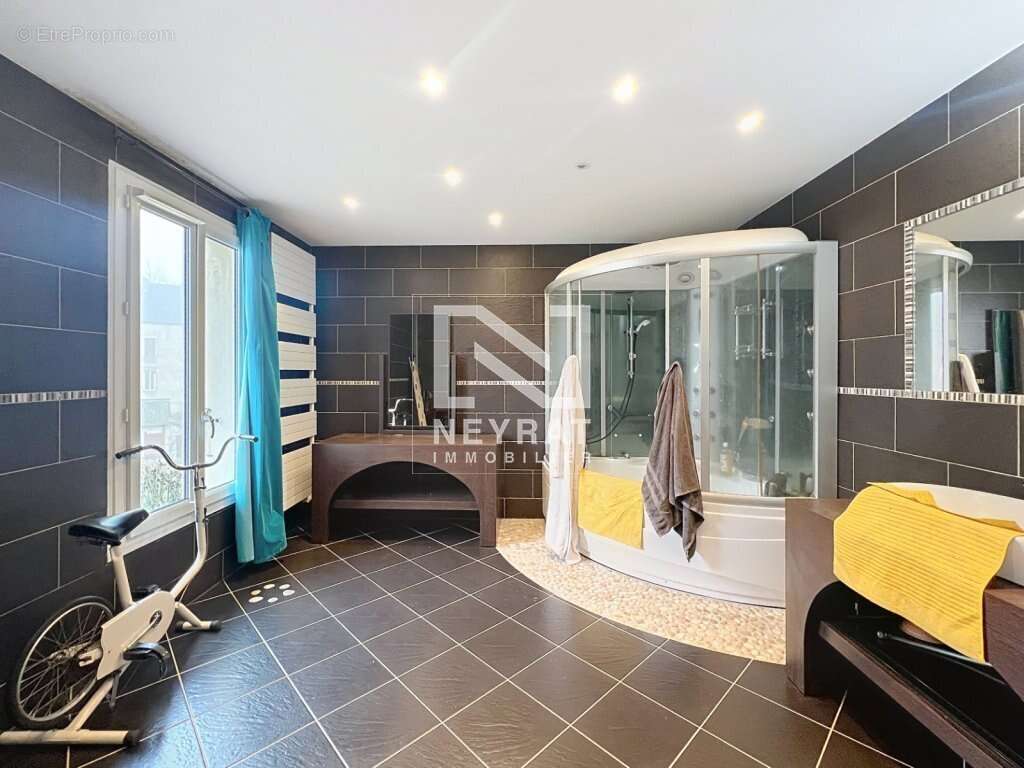 Maison à ETANG-SUR-ARROUX