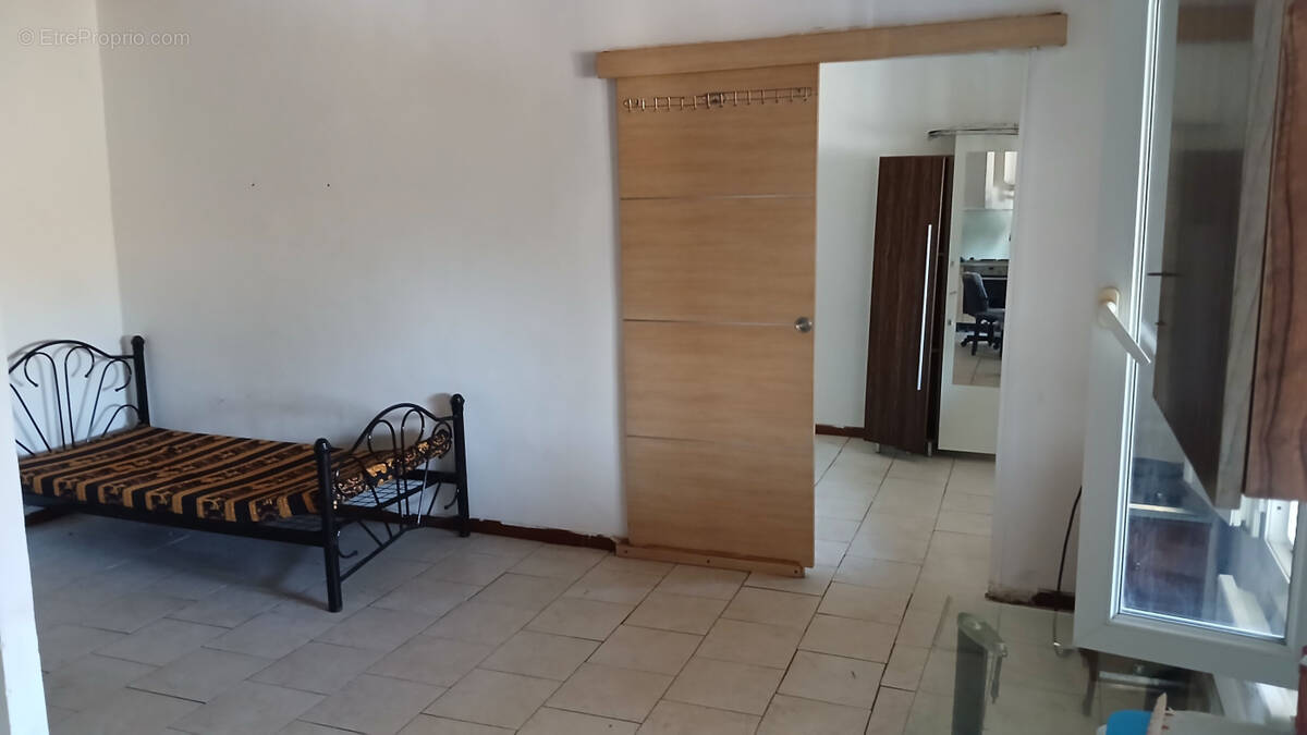 Appartement à MARSEILLE-3E