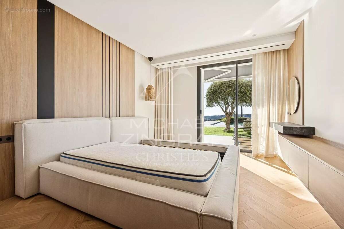 Maison à VILLENEUVE-LOUBET