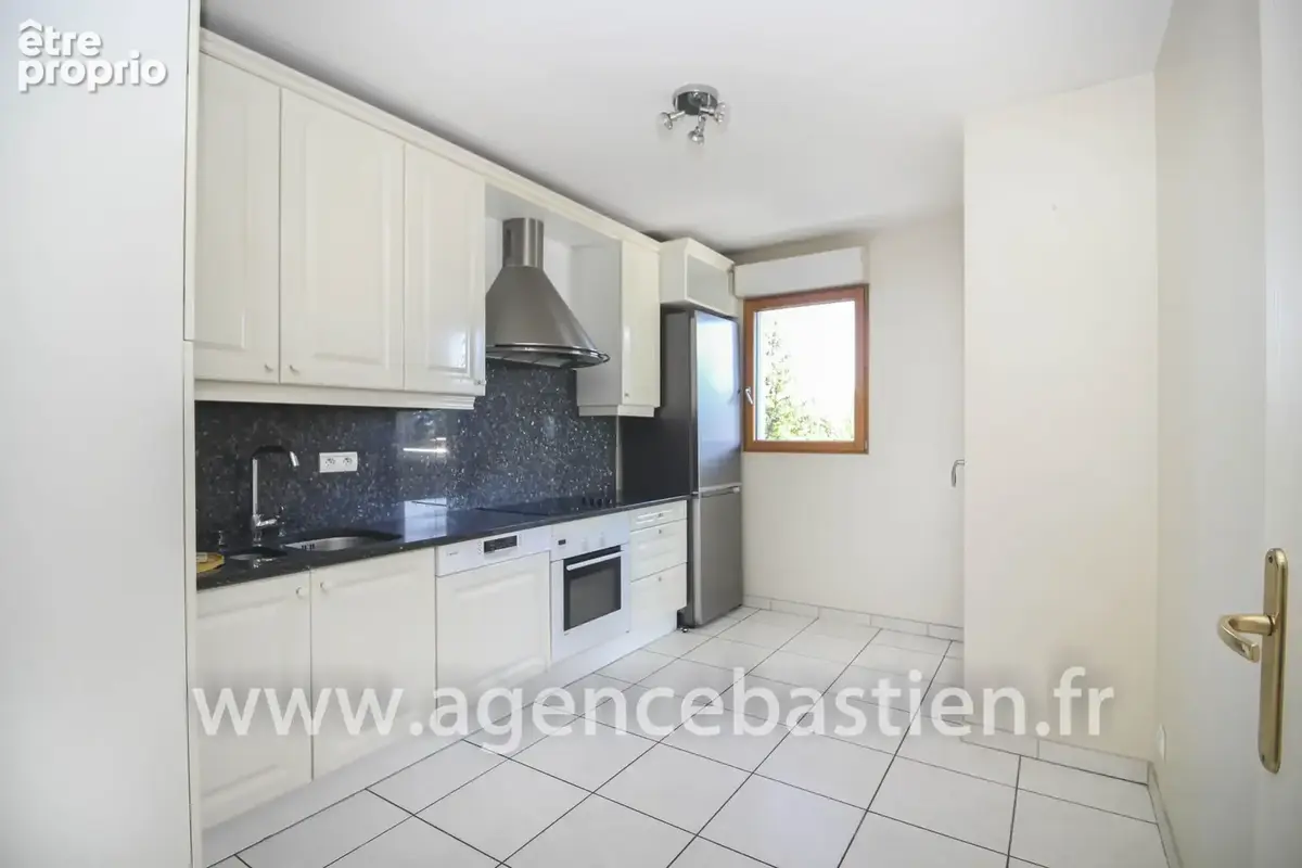 DIVONNE-LES-BAINS   Grand T3 de 93 m2 avec terrasse de plus de 30 m2   Dernier étage   Exclusivité - photo 5