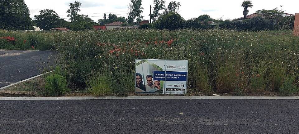 Terrain à MARQUEFAVE