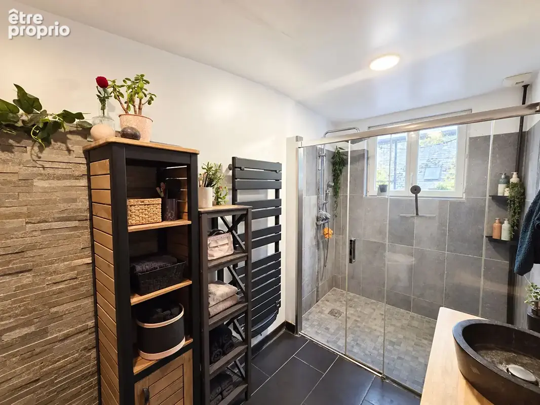 Maison de bourg rénovée avec charme et style industriel à Coulans-sur-Gée - photo 8