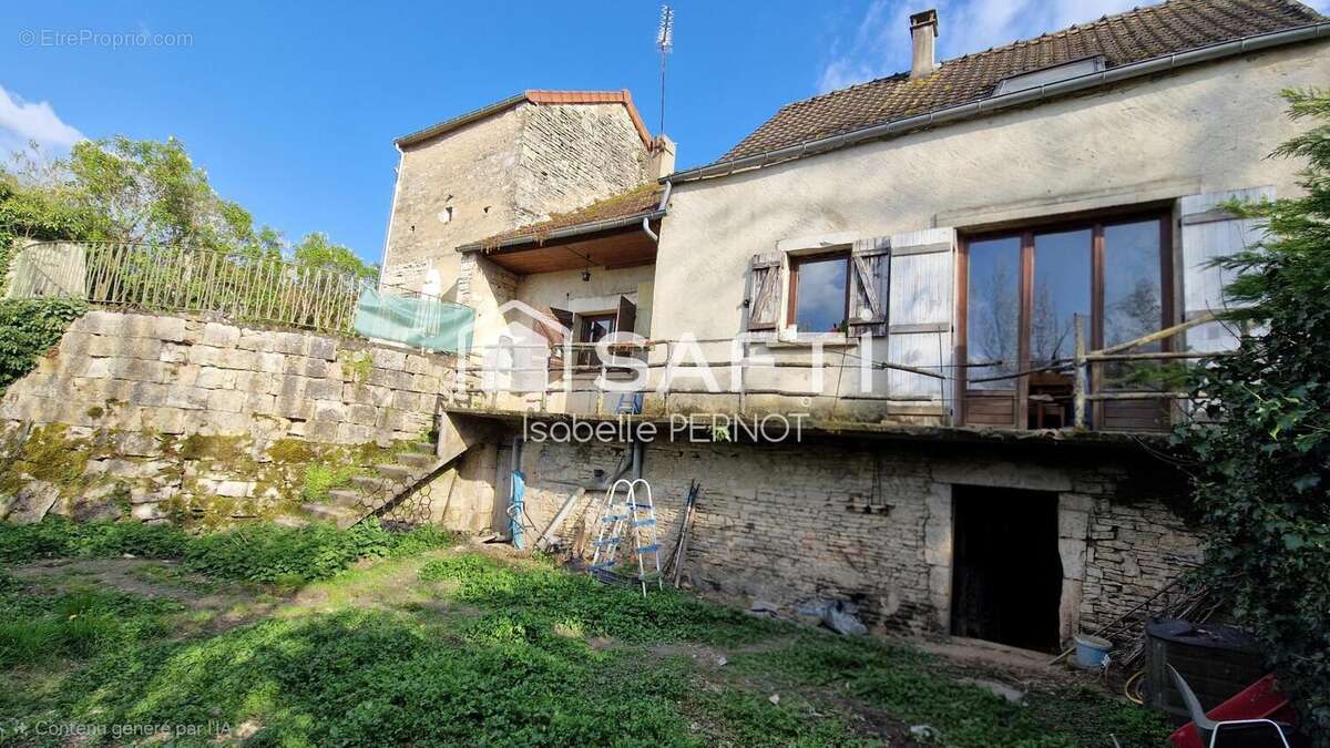 Photo 2 - Maison à NOYERS