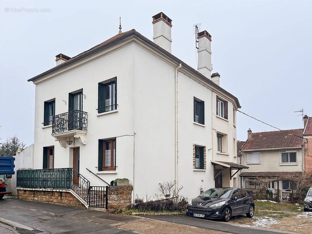 Maison à SAULX-LES-CHARTREUX