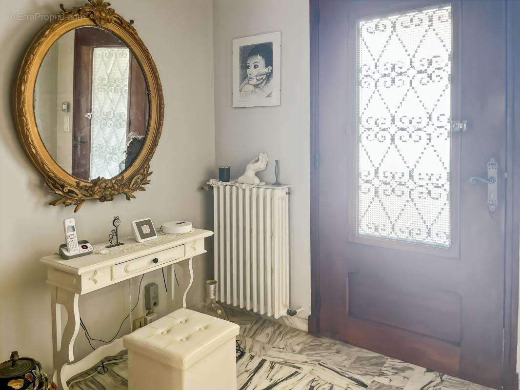 Maison À Vendre composée de 2 appartements (3 et 4 pièces) - photo 11