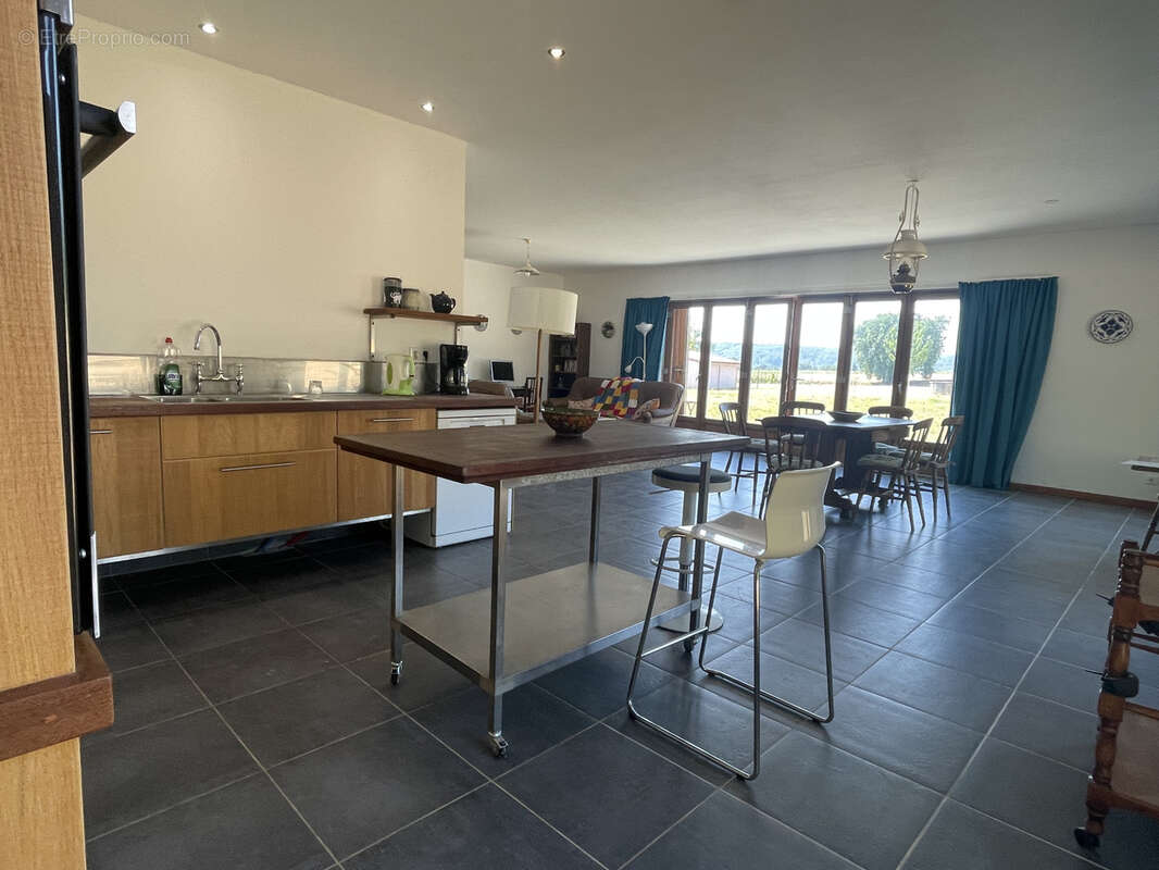 Maison contemporaine de plain-pied construite en 2015    tres économe en énergie   belle vue sur les Pyrénées - photo 12