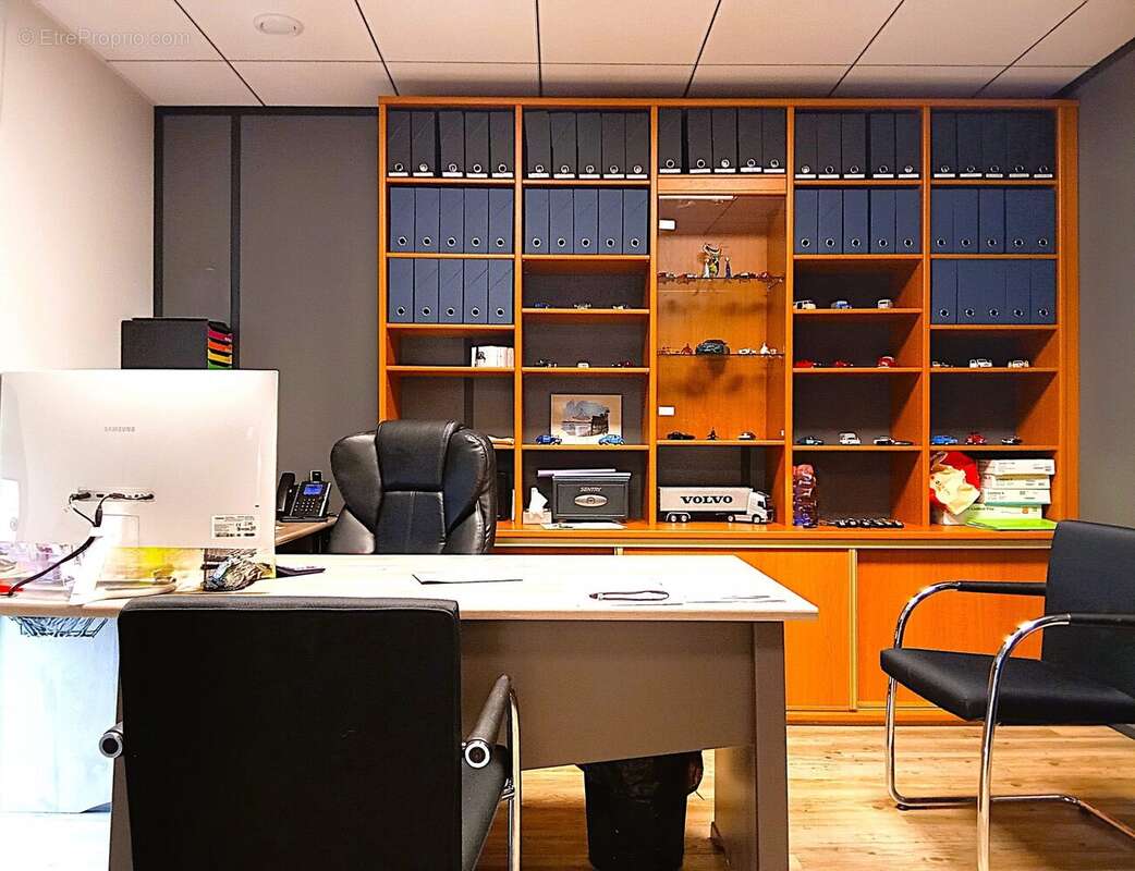 Commerce à VILLENAVE-D&#039;ORNON