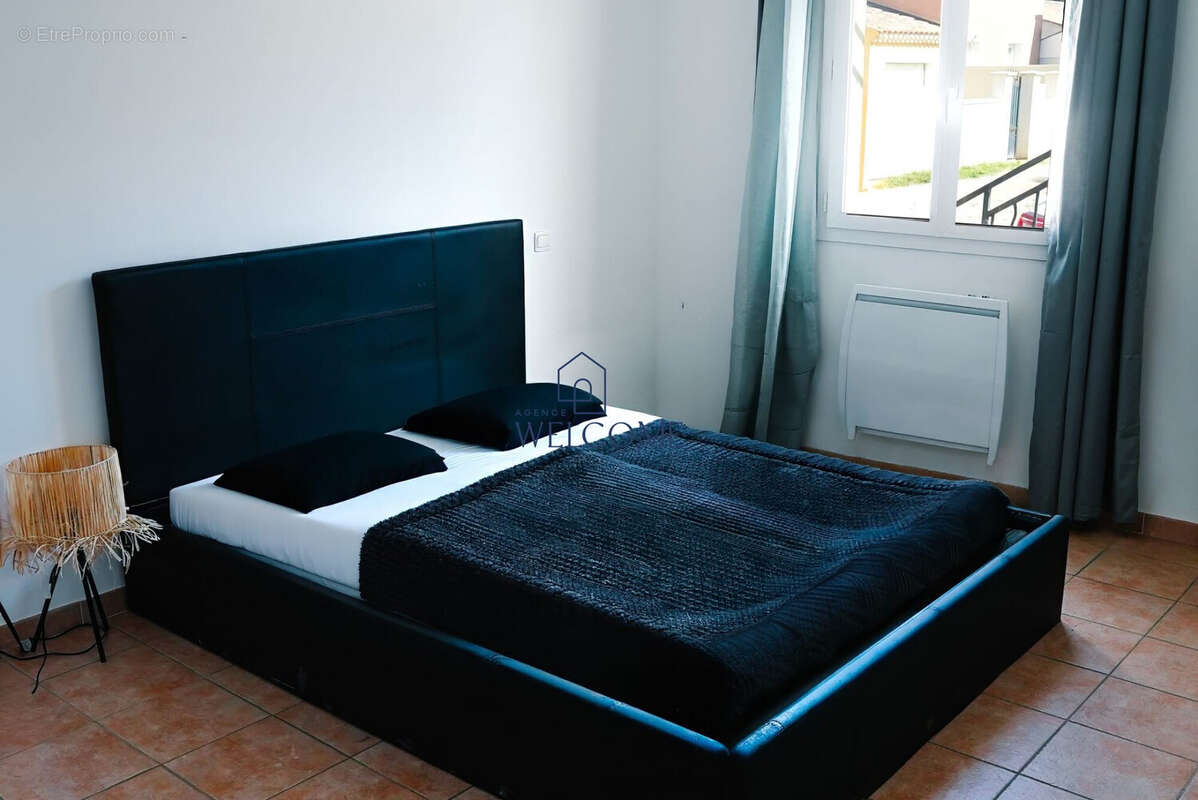 Appartement à BAGNOLS-SUR-CEZE
