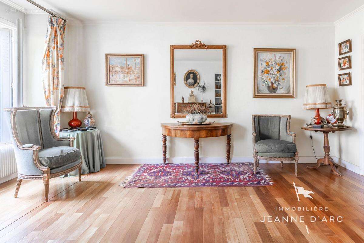 Appartement à VERSAILLES