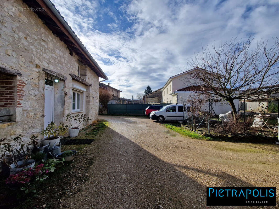 Maison à SAINT-MARTIN-DU-MONT