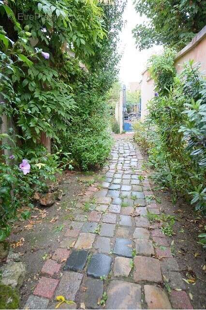 Maison à MEZIERES-SUR-SEINE