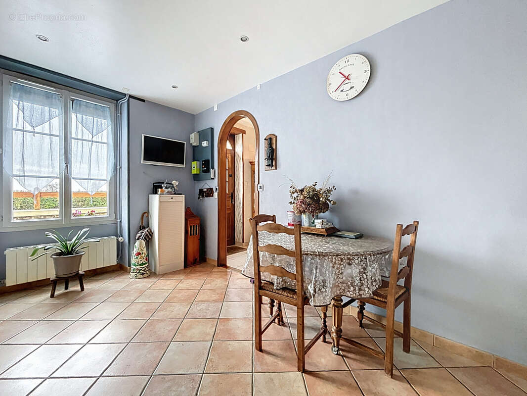 Maison à HOTTOT-LES-BAGUES