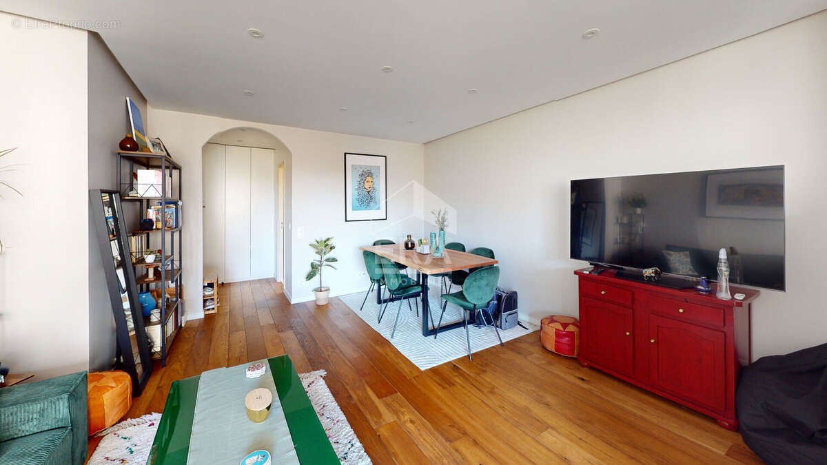 Appartement à PARIS-19E