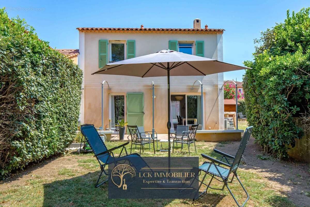 Maison à ROQUEBRUNE-SUR-ARGENS