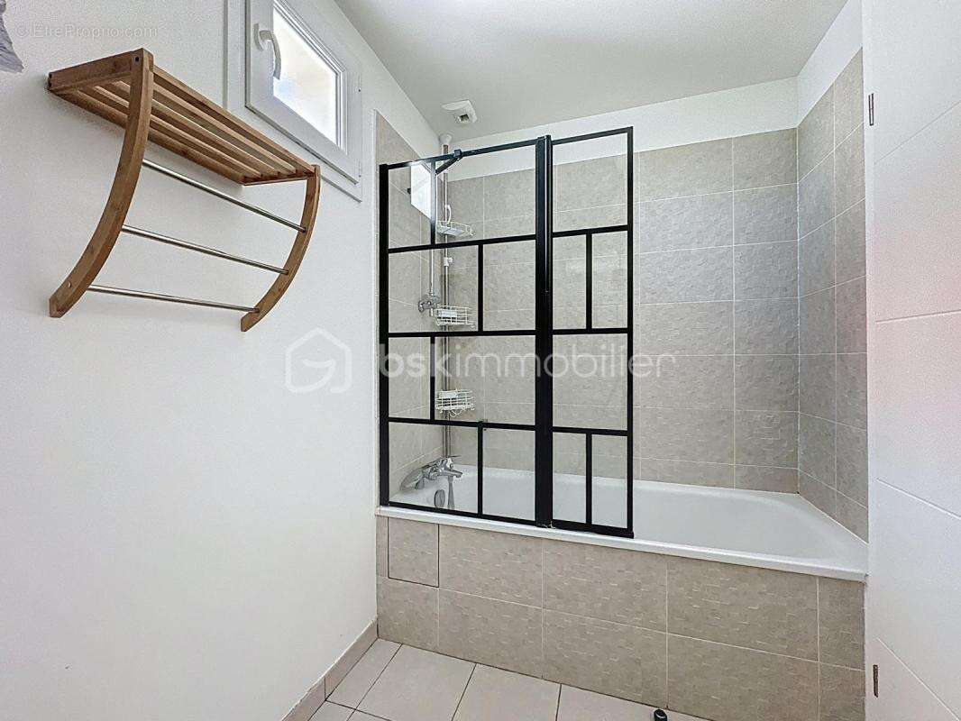 Maison à SAINT-PIERRE-DU-PERRAY