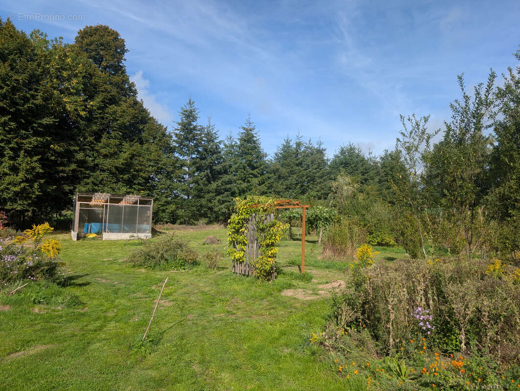 Maison à SAINT-JEAN-D'AUBRIGOUX