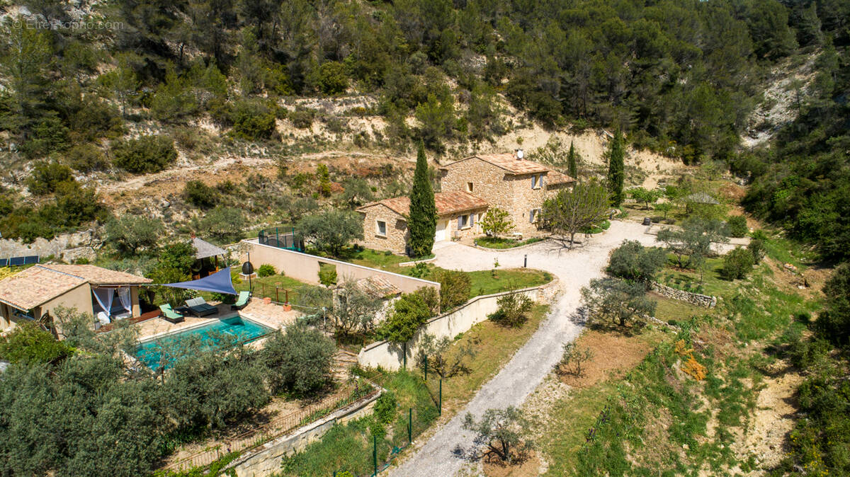Maison à LE BARROUX