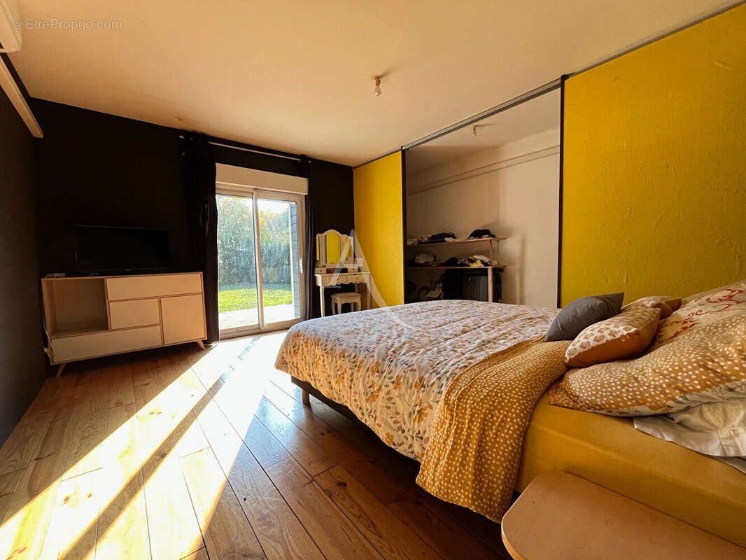 Maison à MONTIGNE-LE-BRILLANT