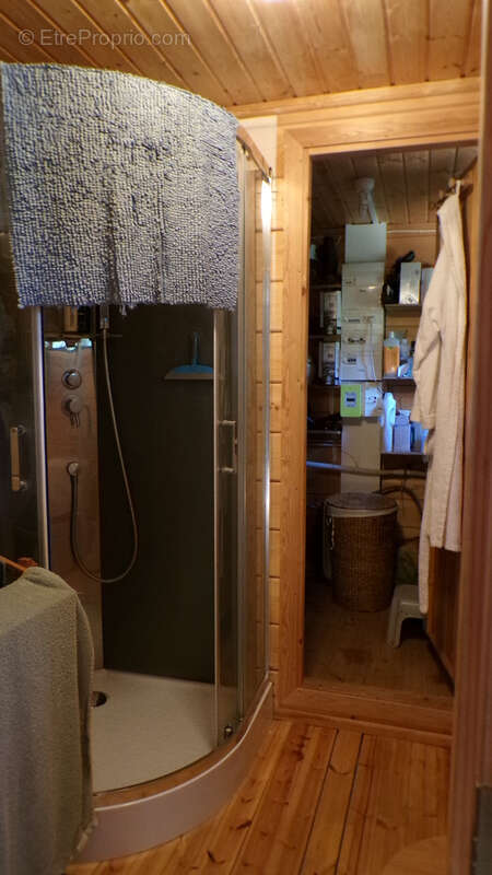Chalet finlandais en bois à Saint-Saturnin   situé au calme sur plus d'un hectare avec une forêt nourricière - photo 7