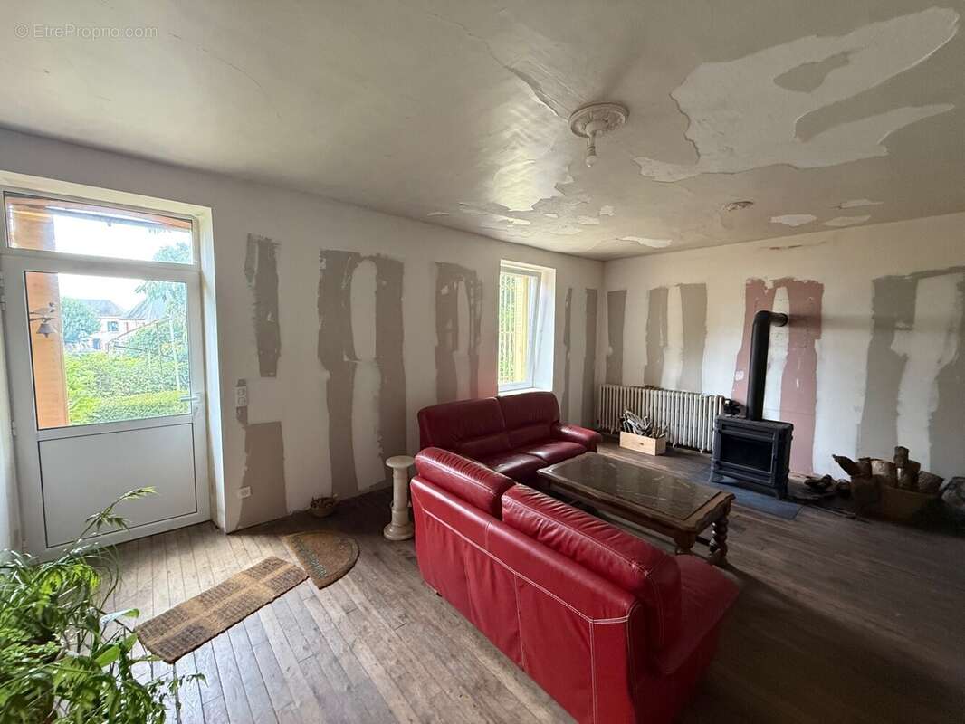 Maison à MOUTIER-MALCARD