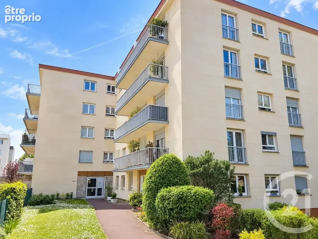 Appartement à SAINT-MAUR-DES-FOSSES