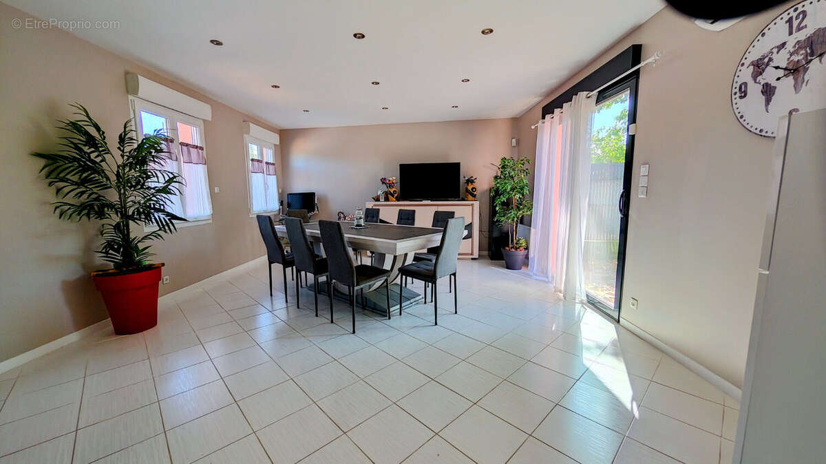 Maison à SAINT-GERMAIN-DES-FOSSES