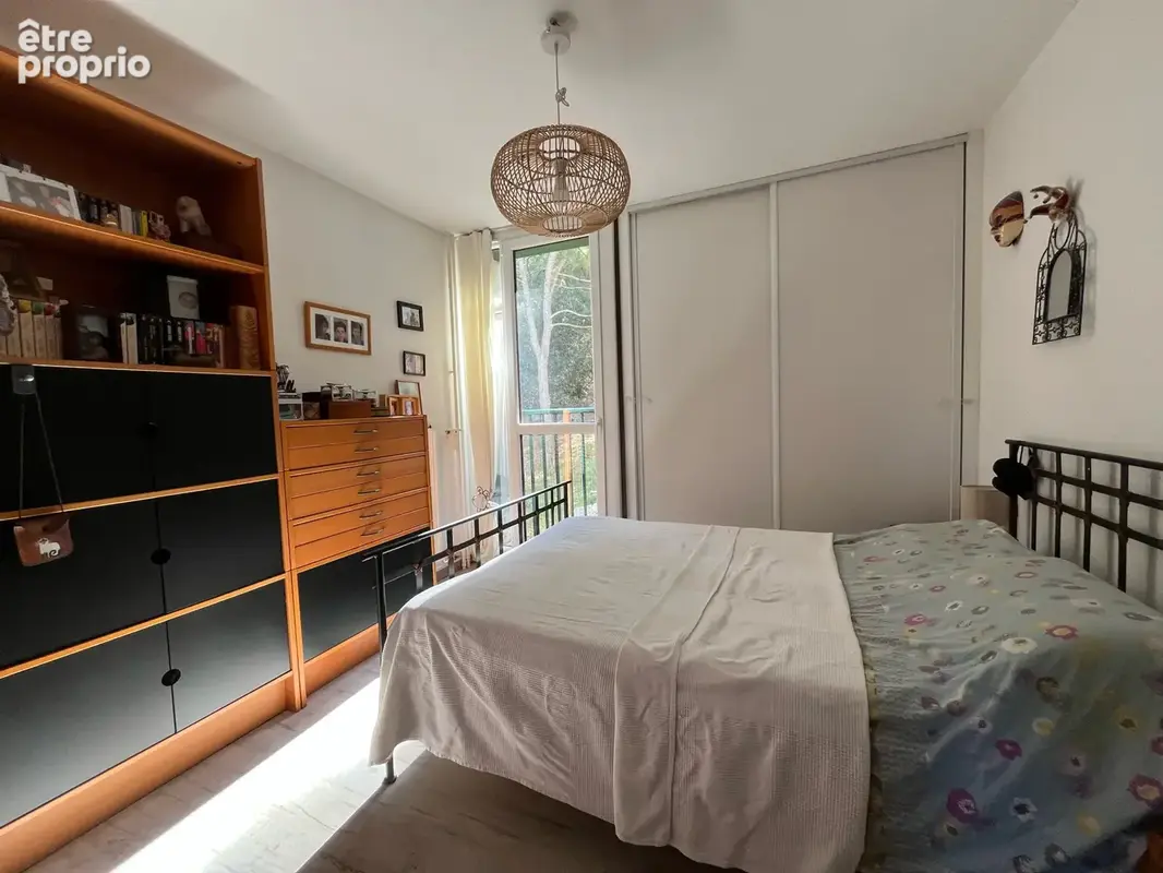 Rare à la vente: Spacieux T5 de 104m2 au coeur d'un écrin de verdure - photo 4