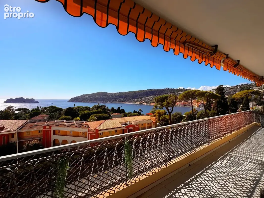 Appartement rénové avec vue mer panoramique, grande terrasse et stationnement - photo 2