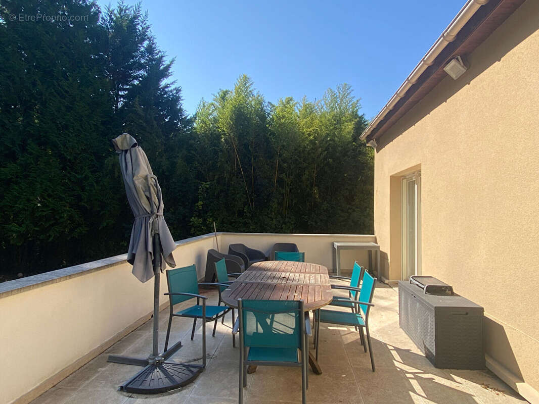 Maison à MEZY-SUR-SEINE