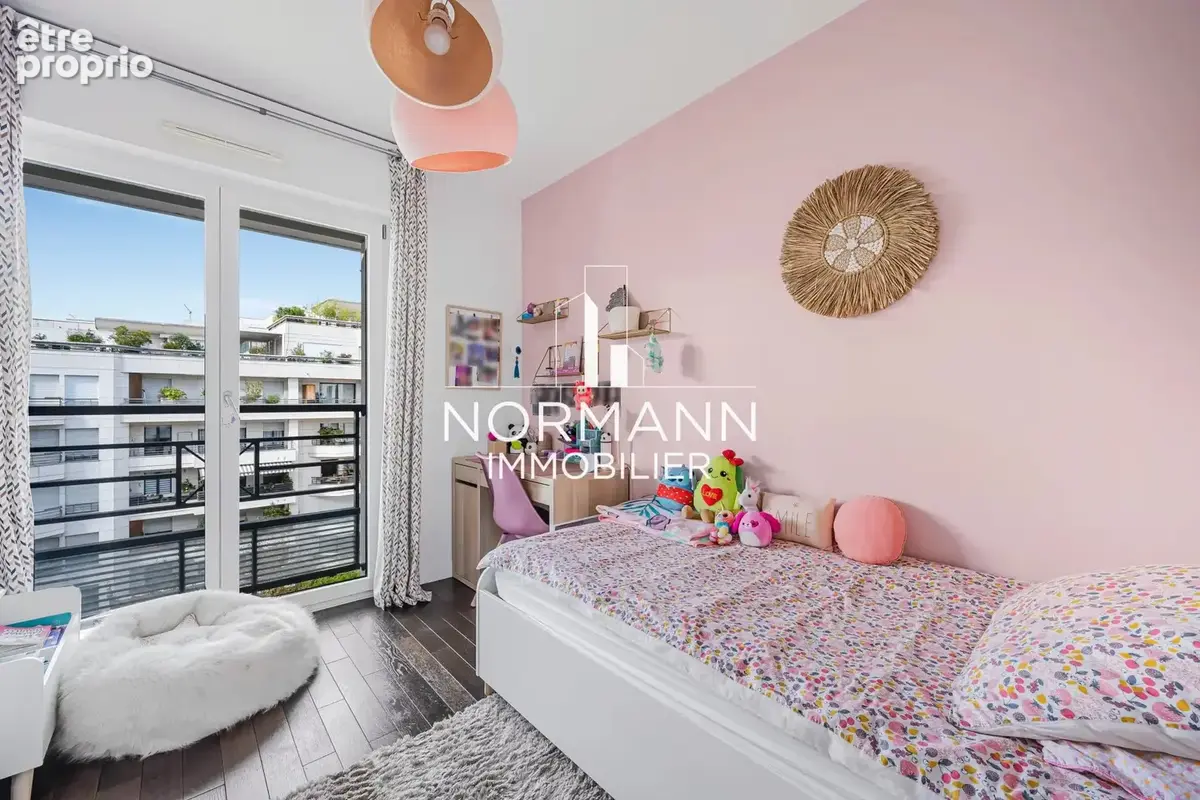 Levallois - 4 pieces - 3 chambres- balcons - parking - photo 12
