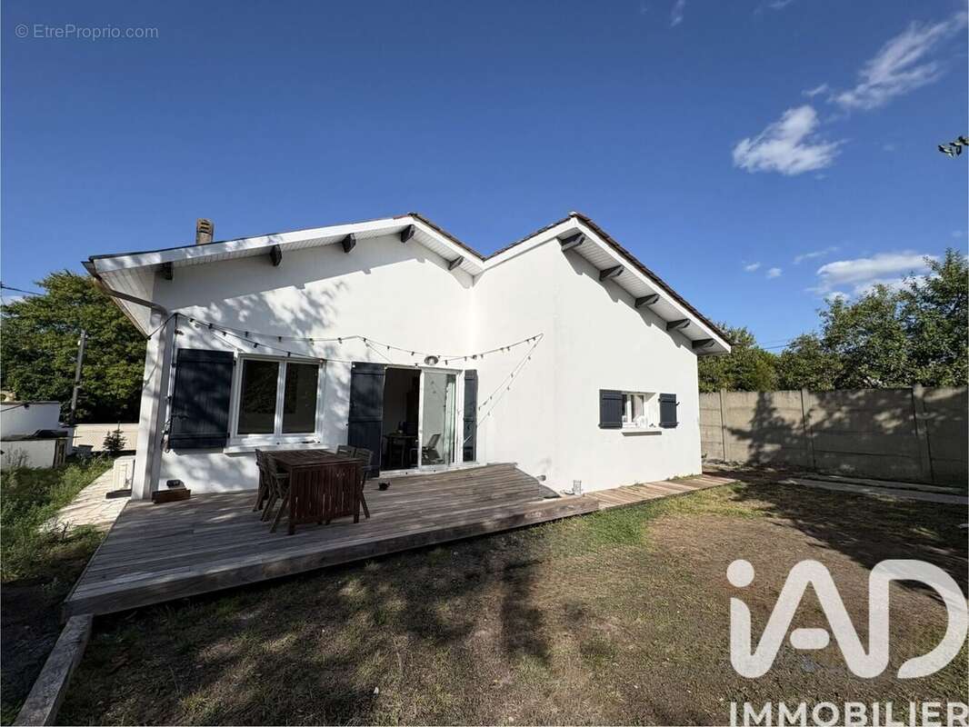 Photo 2 - Maison à BASSENS