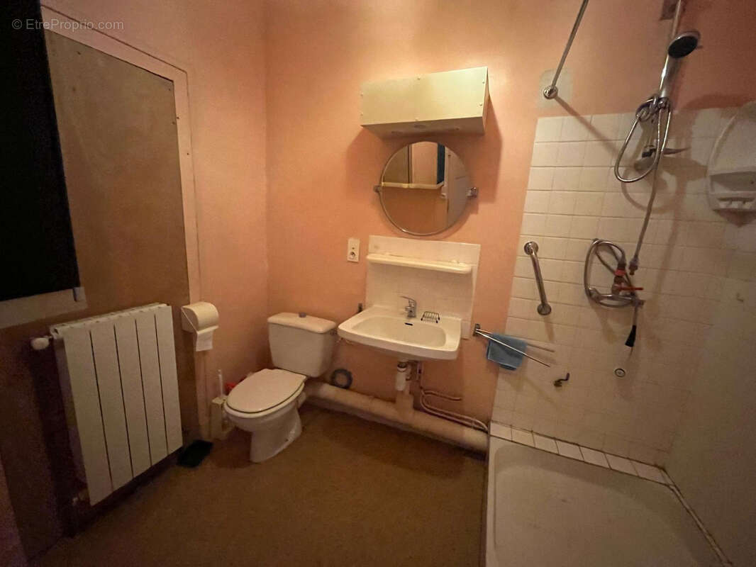 Appartement à VIC-LE-COMTE
