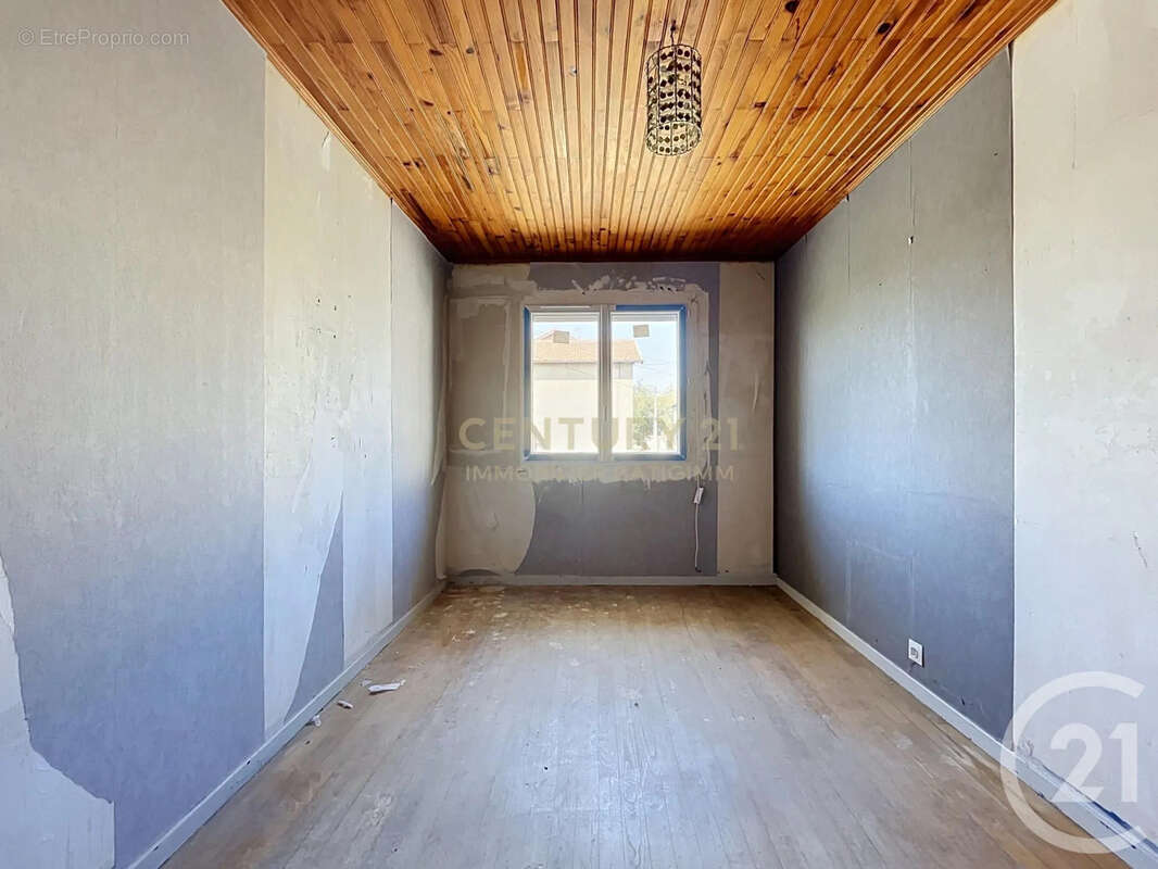 Maison 61 m² à Pont-De-Cheruy  - photo 7