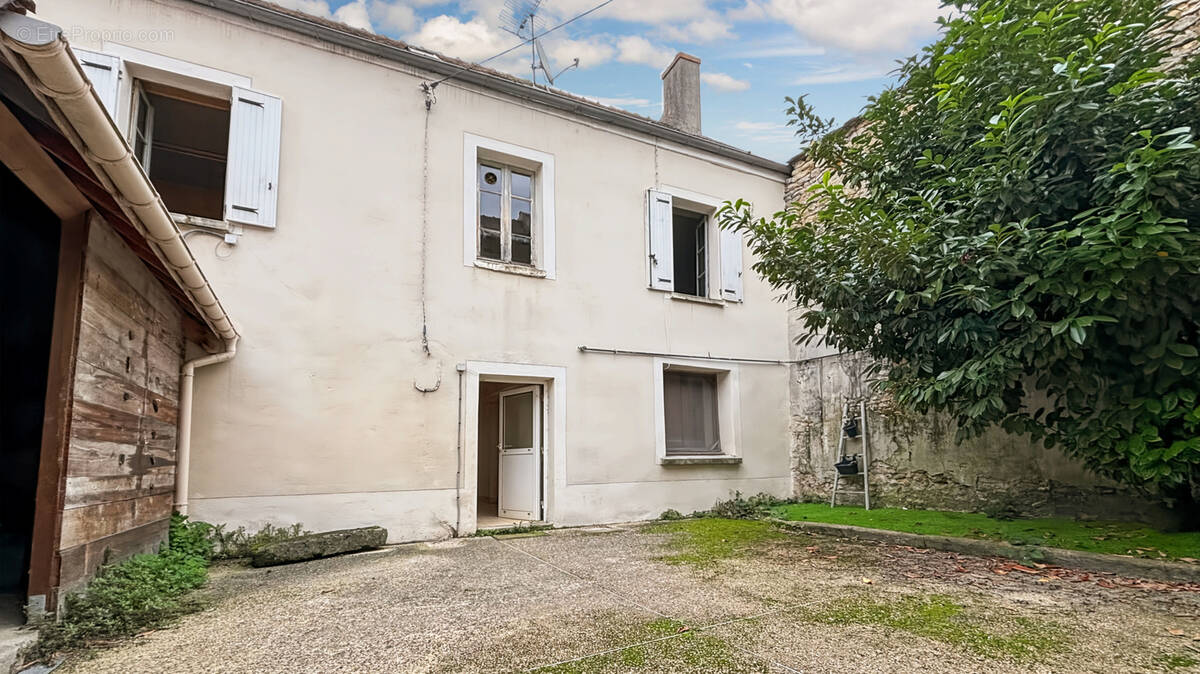 Maison à ETAMPES